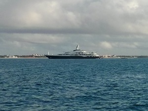 1 mega yacht w helo