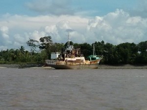 1l ship along Essequibo River Guyana (1280x960)