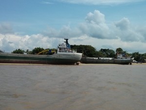 1n ships along shore Essequibo River Guyana (1280x960)