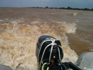 2t muddy water Essequibo River (1280x960)